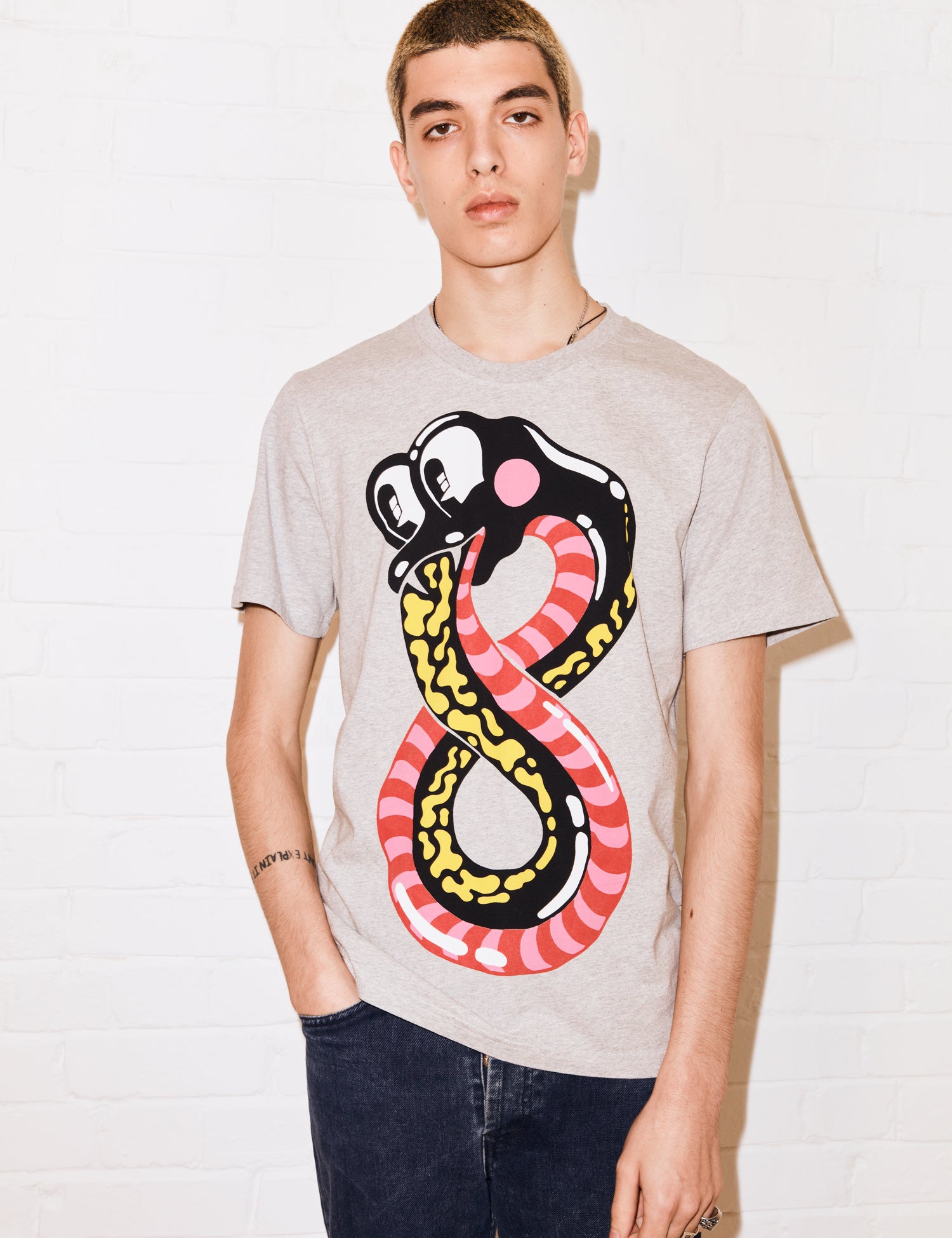 @hattiestewart 'Snake' Grey Graphic Tee by House of Holland