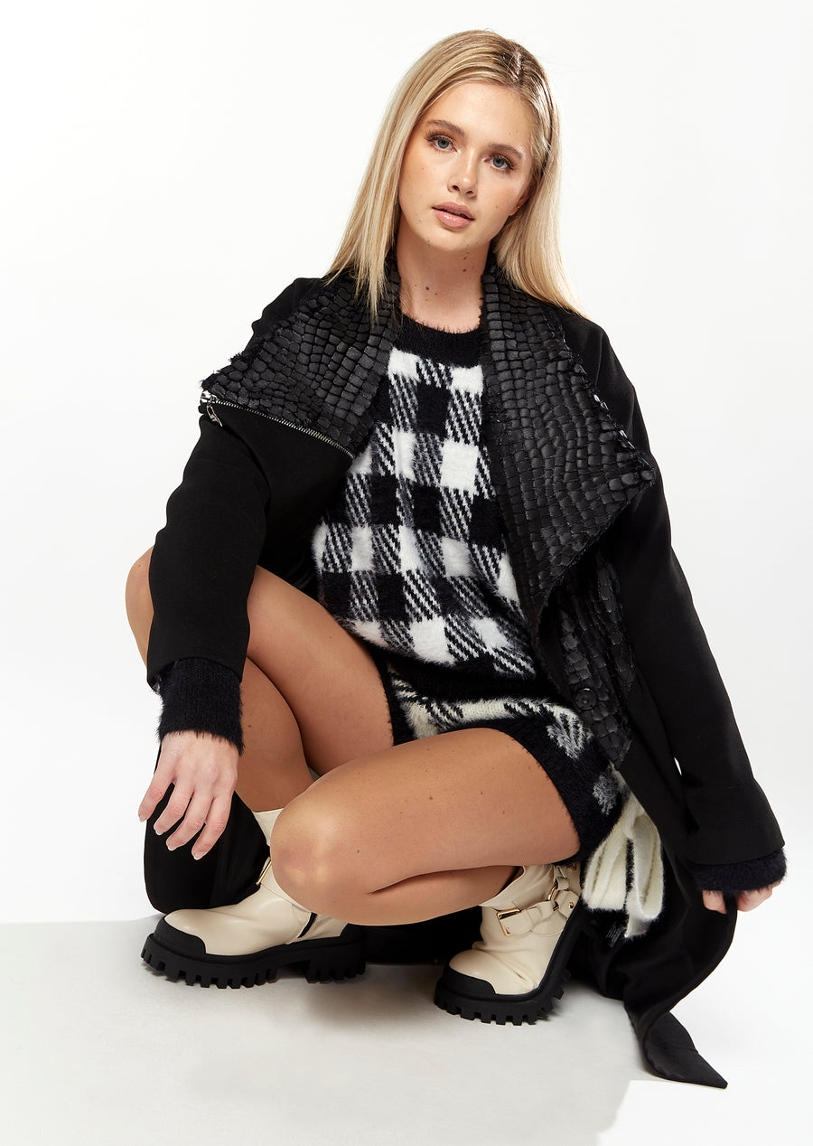 HOUSE OF HOLLAND STATEMENT COLLAR COAT IN BLACK